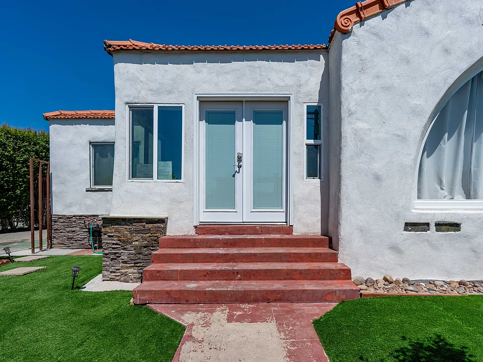 4621 Soria Dr