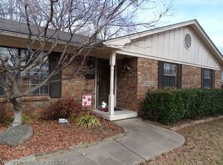6811 Riviera Dr, Fort Smith, AR 72903