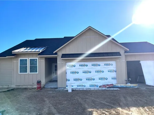 27125 Webster Ct, Weston, MO 64098