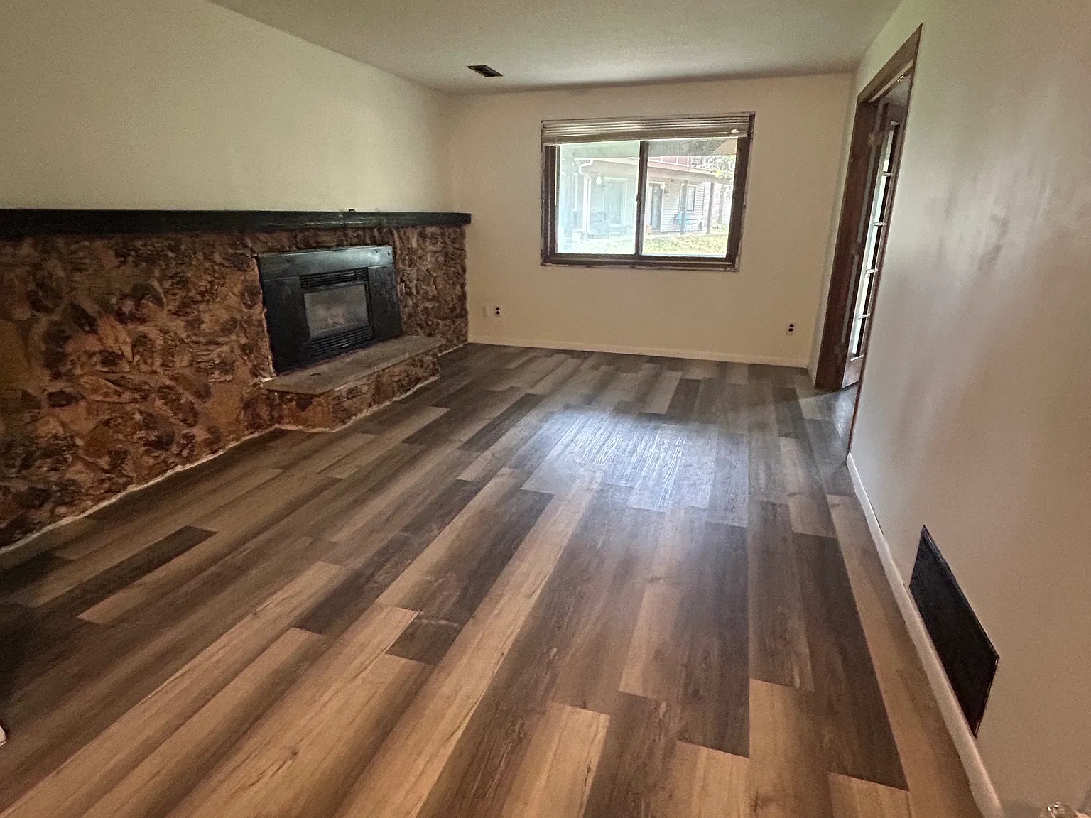 3 bed, 1.5 bath, 1848 sqft, $2,300 — Photo 1