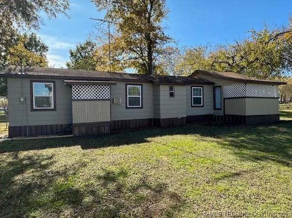 207 S Chickasaw St, Kingston, OK 73439