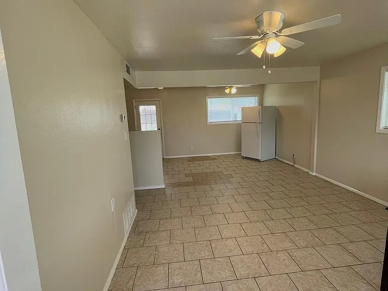 5712 Decatur Way — Photo 3