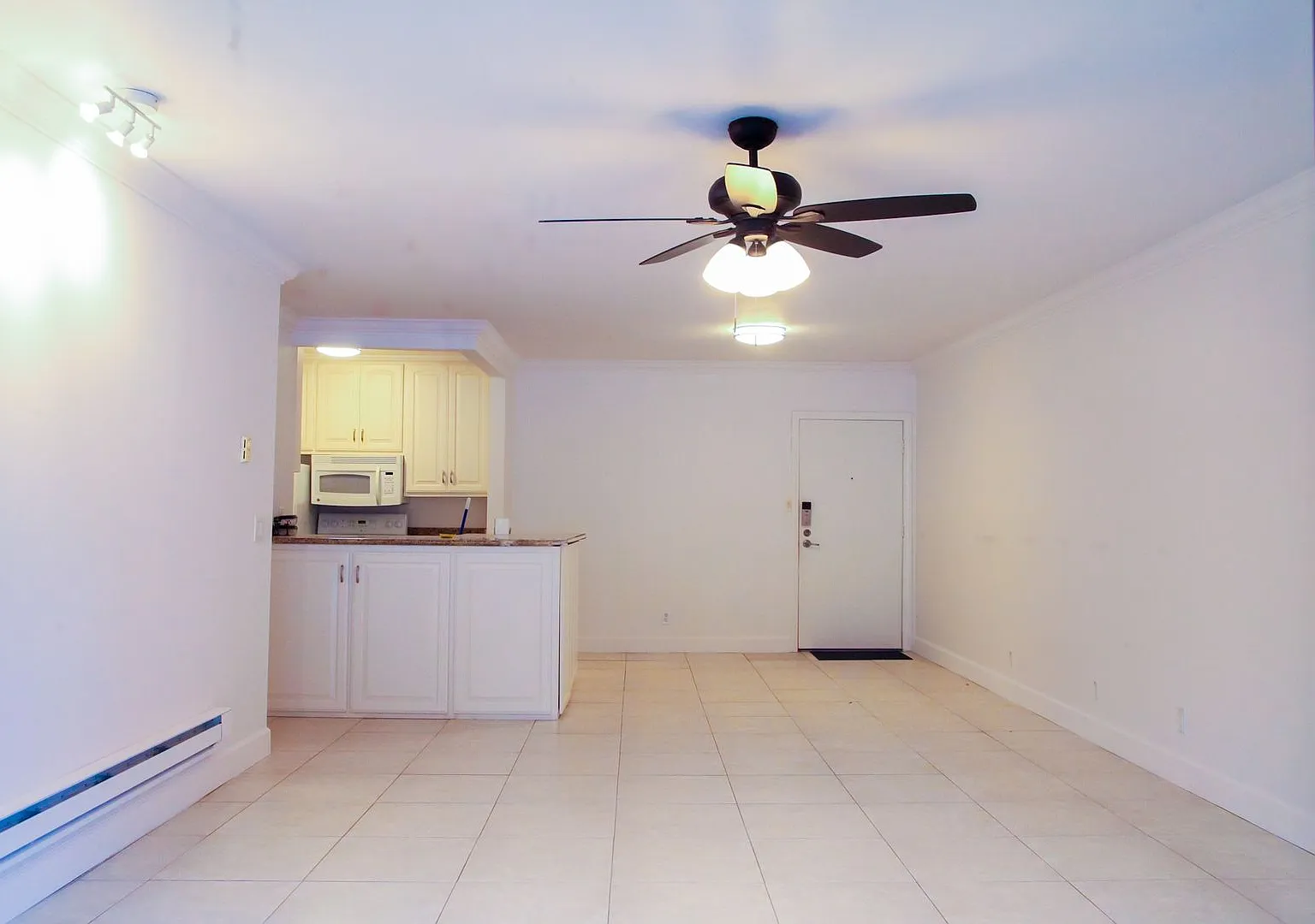 Spacious 2-Bedroom Condo in Cross Creek Village with Resort-Style Amenities — Photo 1