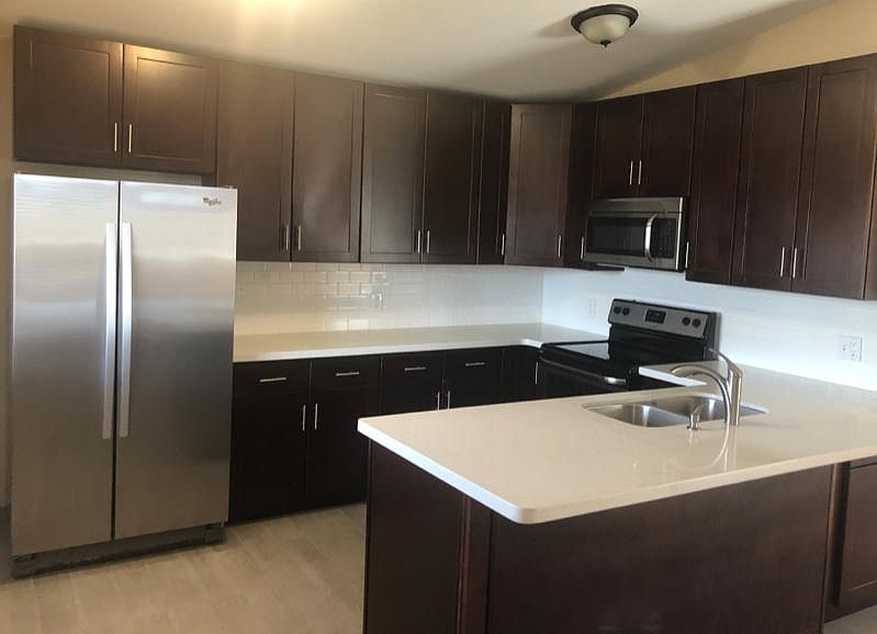 Newly remodeled Kitchen, SS Appliances.