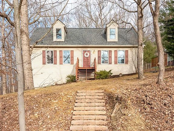 2nd image of 130 Edgewood Dr