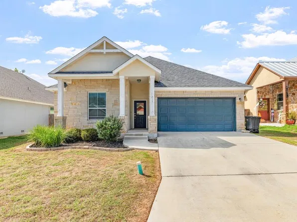 211 Winston Dr, Fredericksburg, TX 78624