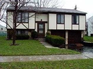 142 Chesapeake Ln, Northwood, OH 43619