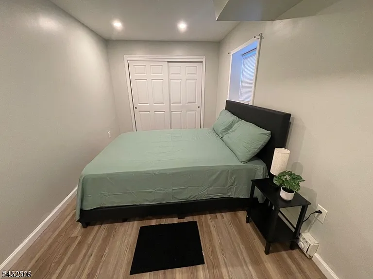 15 Seymour Ave #1B — Photo 7