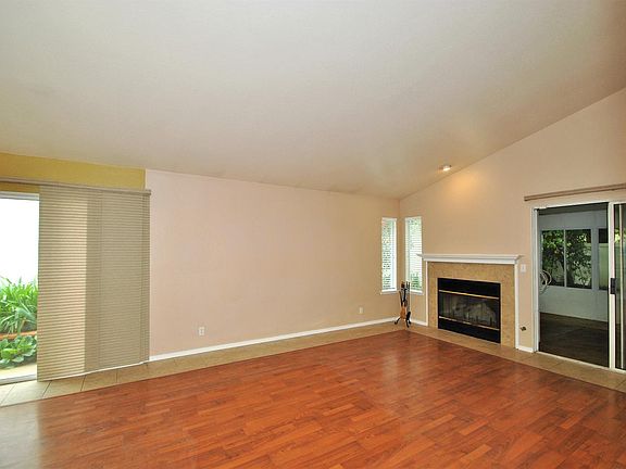 3rd image of 9128 N Woodlawn Dr