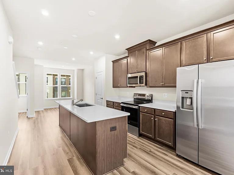 3404 Chester Aly — Photo 8