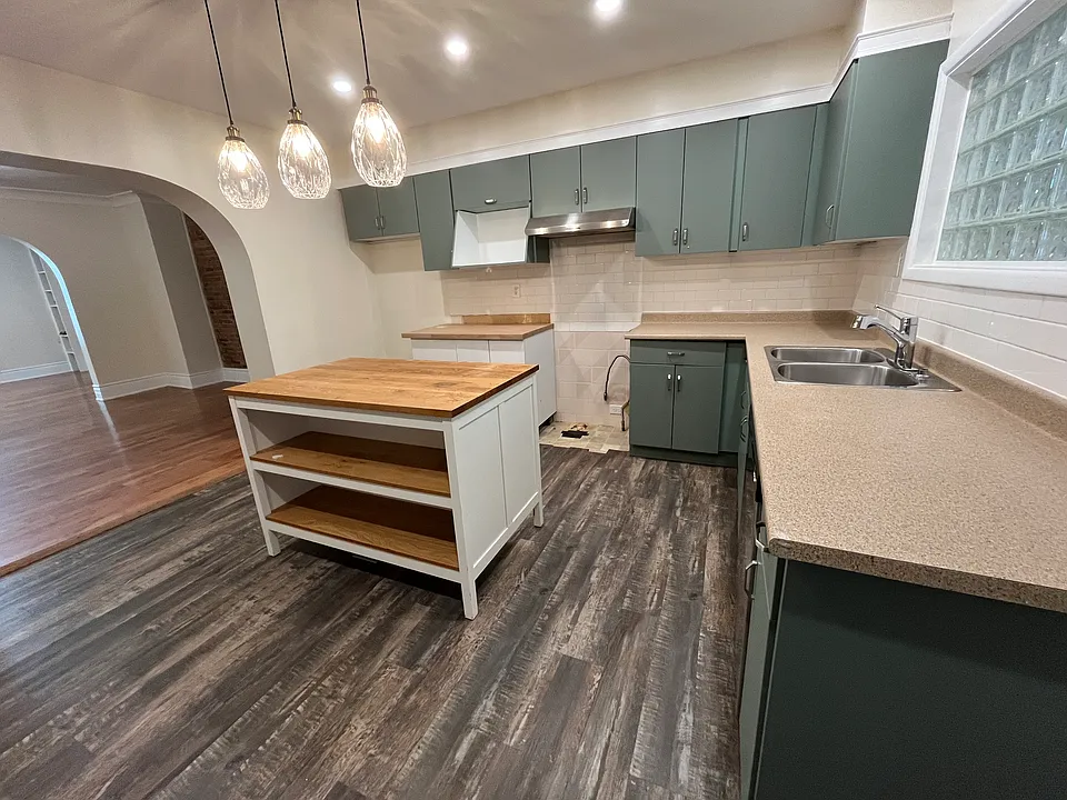 236 Sydenham St #HOUSE