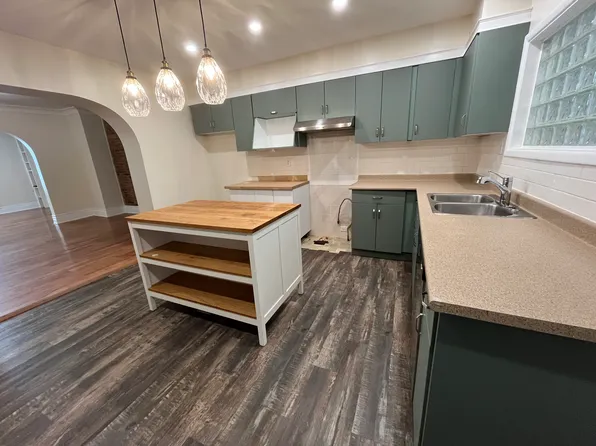 236 Sydenham St, Kingston, ON K7K 3M5