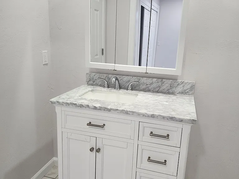 2521 W Brooks St — Photo 6