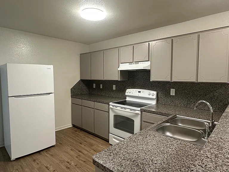 304 N Ann Blvd #B — Photo 4