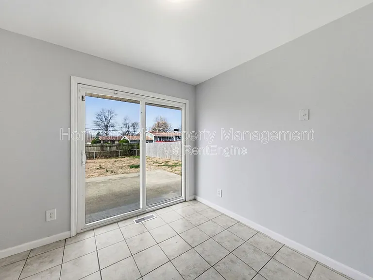 850 Saint Bartholomew Dr — Photo 15