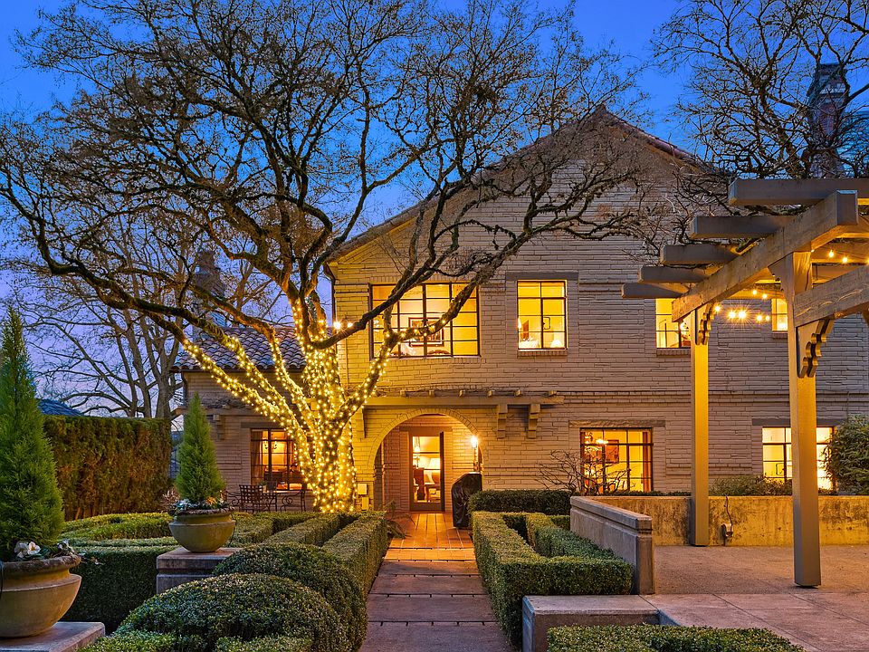 Are you at a resort in Santa Barbara...no! Just here in sought after Broadmoor where this classic Spanish architecture combines with manicured gardens to create the magic!