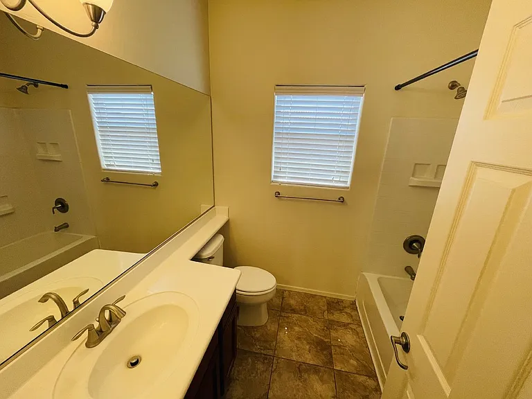 37078 W Mondragone Ln — Photo 7