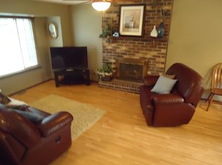 1205 NW Trenton Pl, Blue Springs, MO 64015