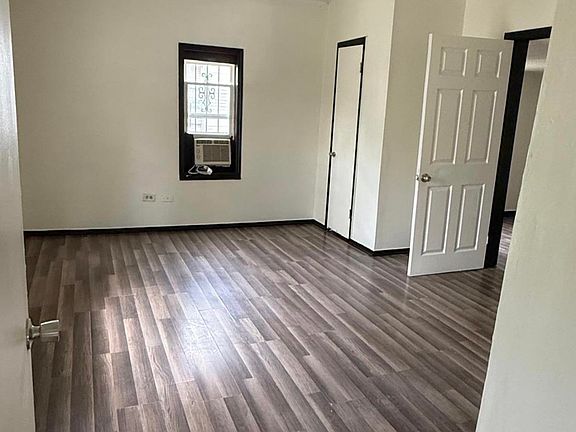 3rd image of 933 Court T