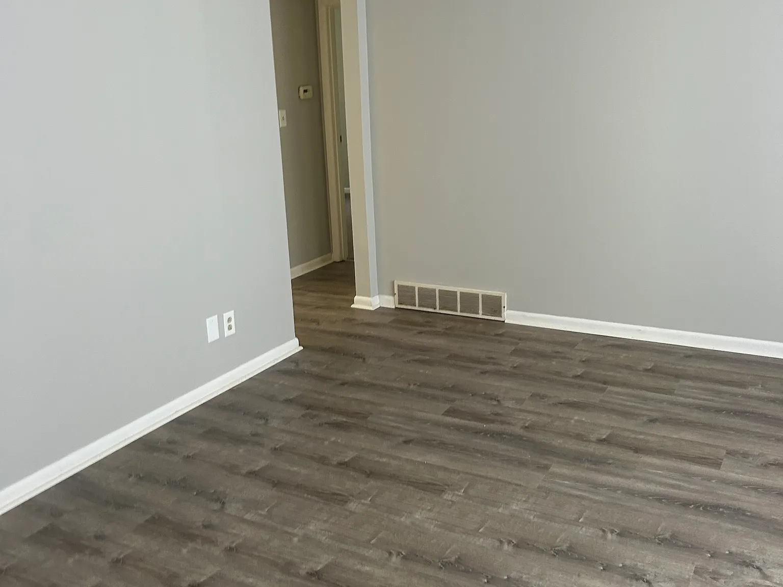 2 bed, 700 sqft, $900 — Photo 4