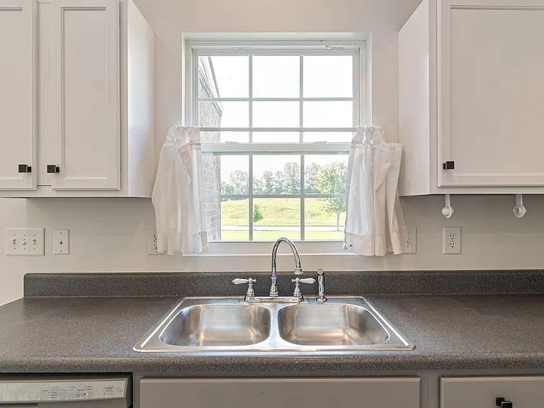 1006 Solomon Ln — Photo 14