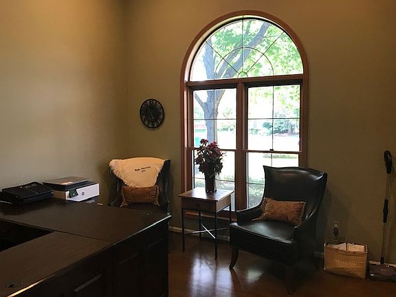 5th image of 43256 Ashbury Dr