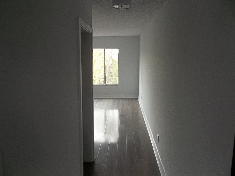 1st image of 3125 Carlyle St APT 32