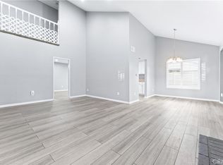 83 Weepingwood #35, Irvine, CA 92614