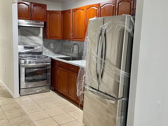 2nd image of 796 E 165th St APT 1