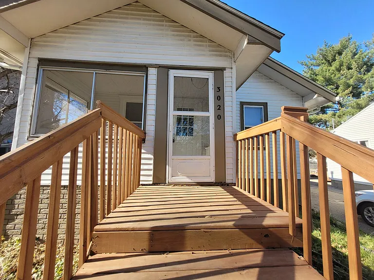 3020 Columbia St — Photo 11