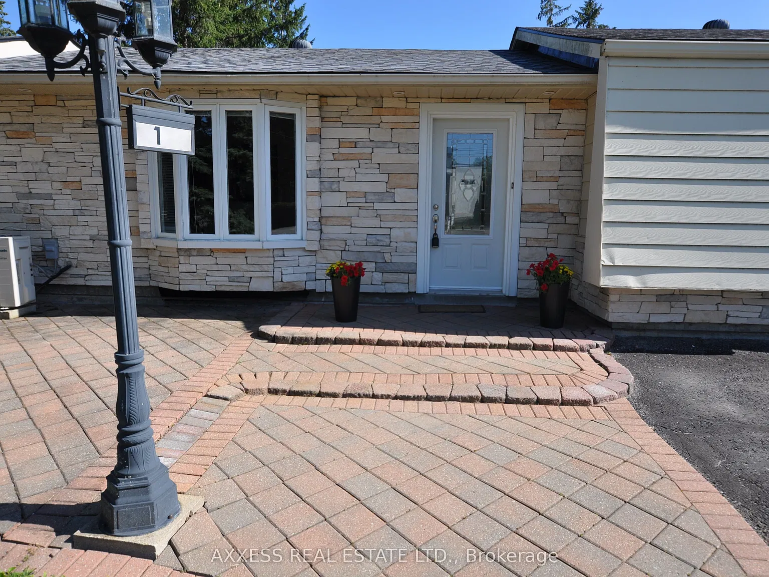 3 bed, $2,800 — Photo 2