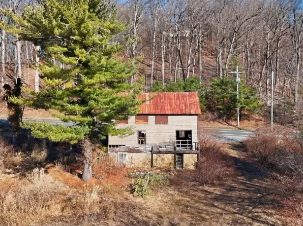 197 E Mill Rd, Washington Twp., NJ 07853