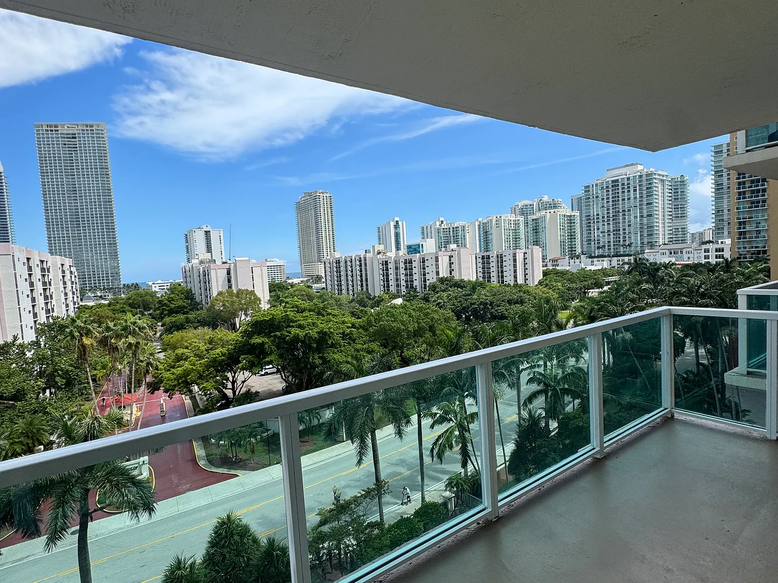 2 bed, 1050 sqft, $2,800 — Photo 2