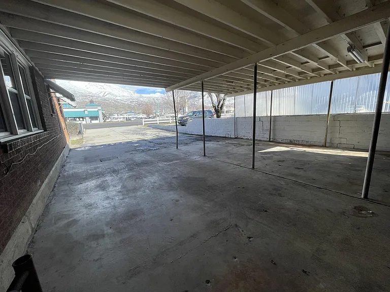 140 S State St — Photo 3