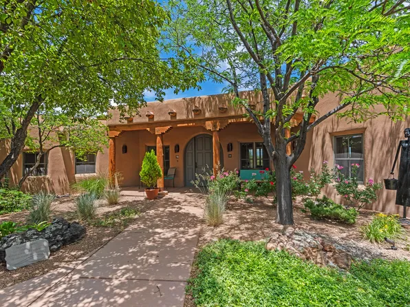 81 Calle Ventoso W, Santa Fe, NM 87506