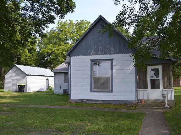 3rd image of 214 Moore St