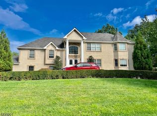101 Thomas Dr, Clark, NJ 07066