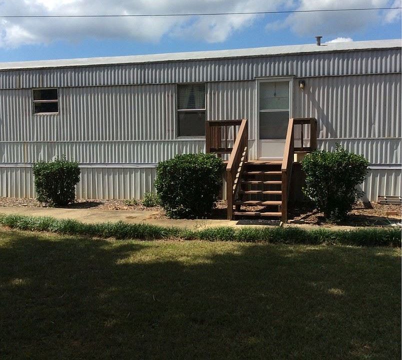 2nd image of 810 Hannah Rd