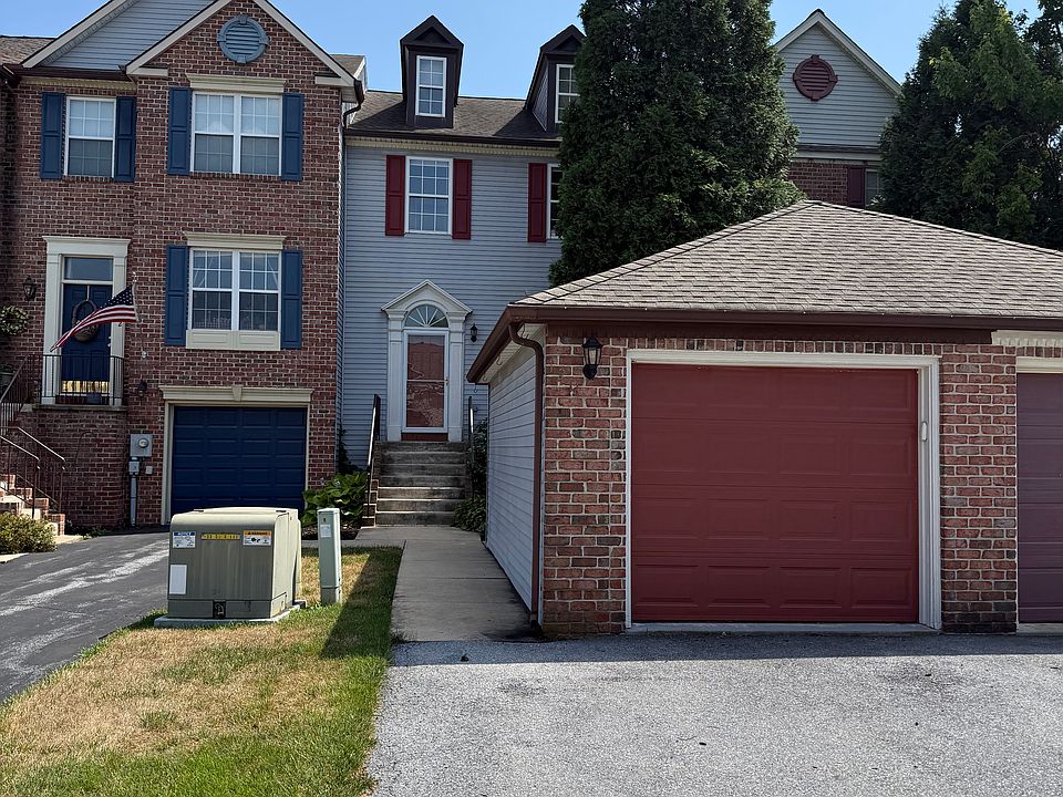 1st image of 120 Spruce Ct
