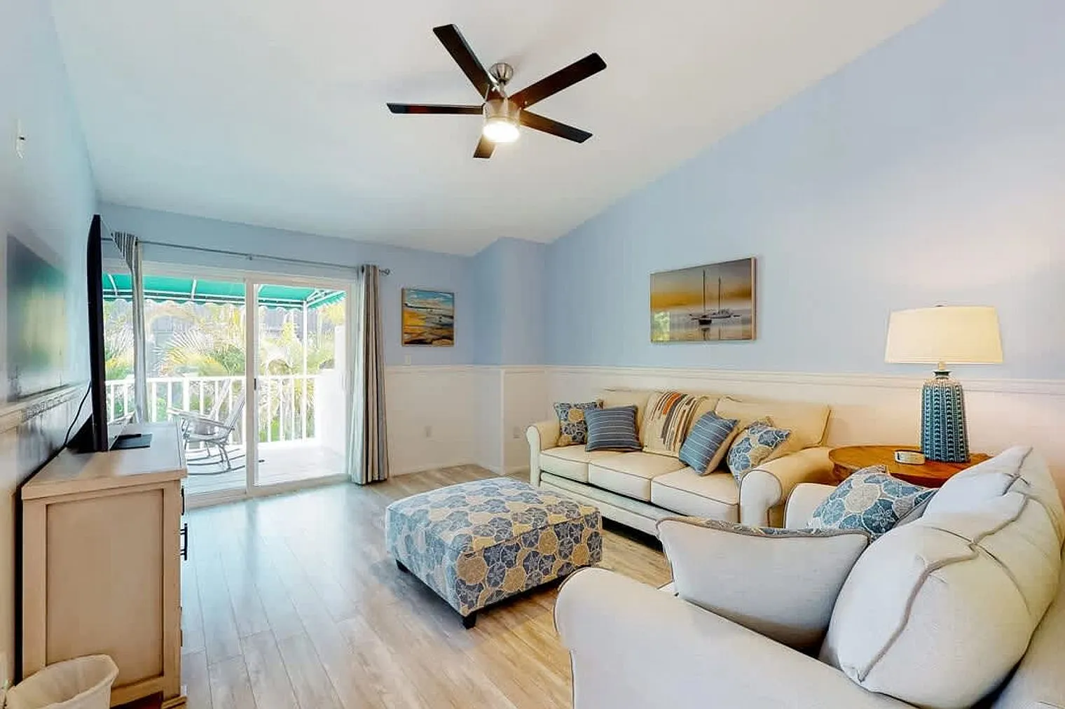 3 bed, 3.0 bath, 2023 sqft, $5,067 — Photo 4