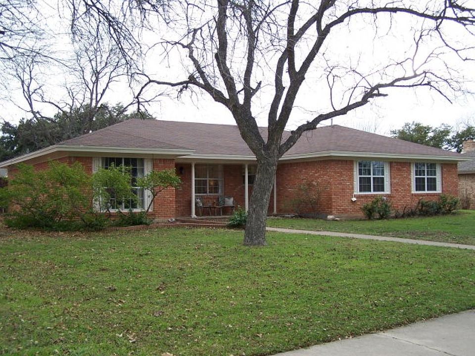 1st image of 2719 Chimney Rock Ln