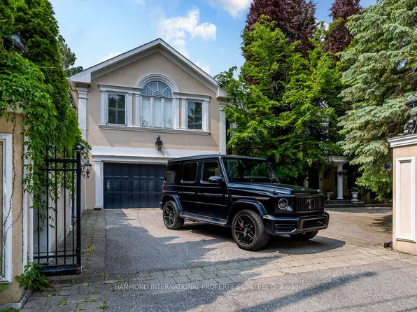 88 Old Colony Rd, Toronto, ON M2L 2K2