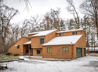 25841 Forestview Dr, Southfield, MI 48033