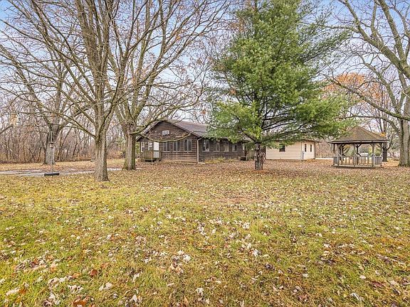 3rd image of 7774 Old River Rd