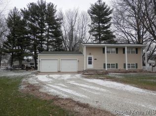 101 Trojan Ave, Avon, IL 61415