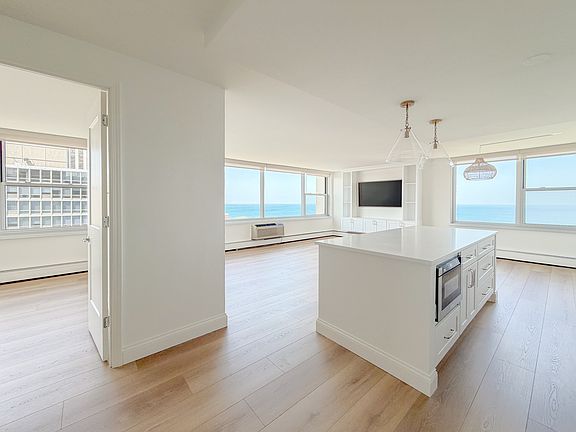 2nd image of 336 W Wellington Ave APT 2504