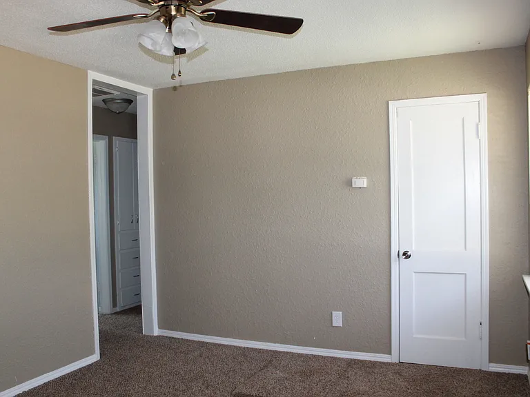 764 E Rose Dr — Photo 5