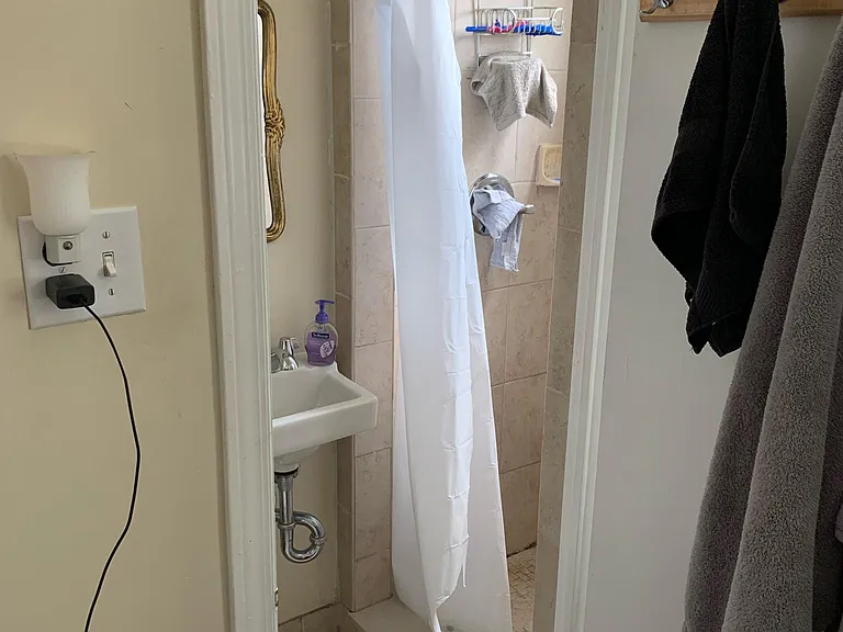 521 Jefferson St #7 — Photo 7