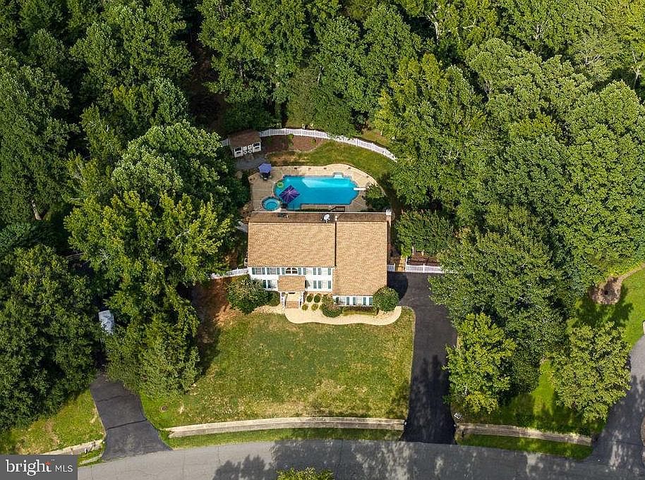 1st image of 100 Boscobel Rd