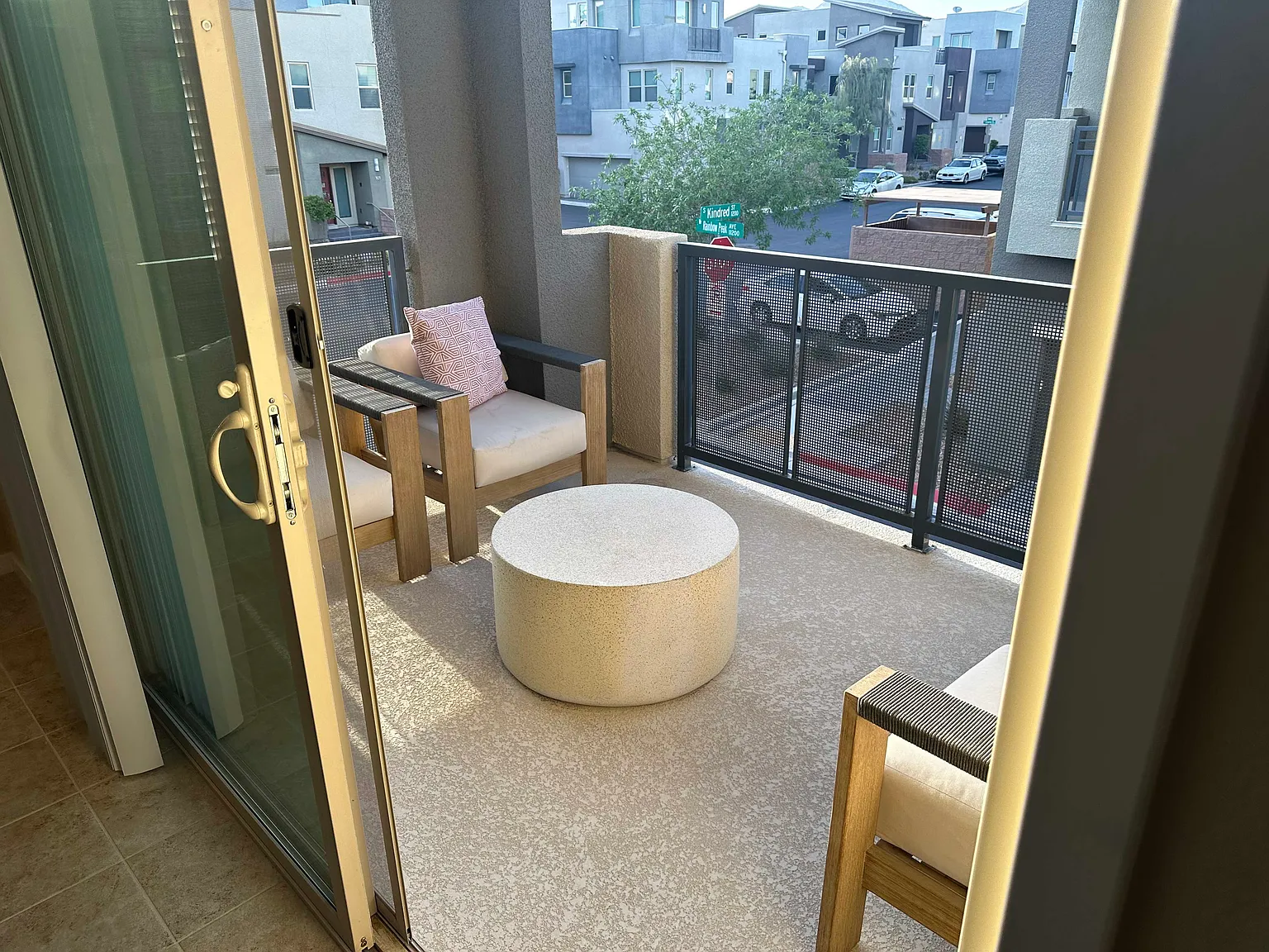 2 bed, 2.5 bath, 1432 sqft, $2,600 — Photo 2